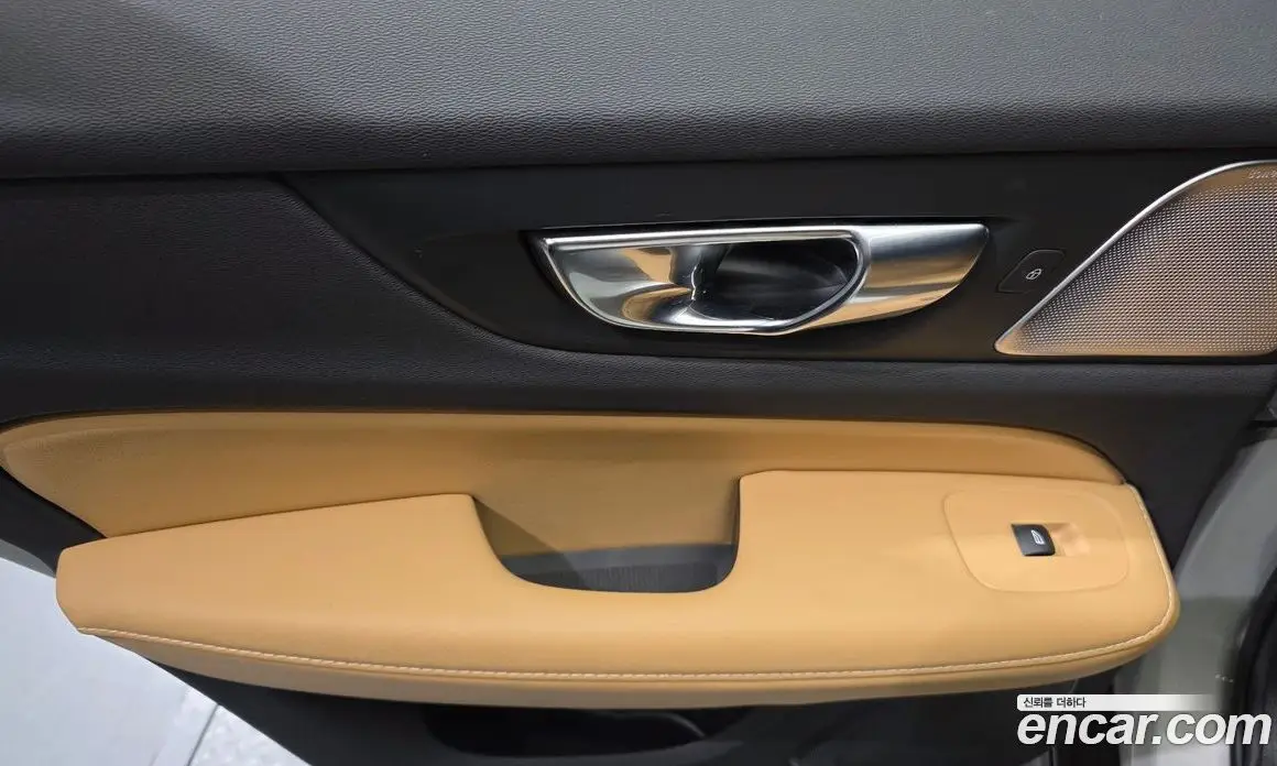 Volvo V60 2019 2.0 автомат (гидро), фото 15 Volvo V60 2019 2.0 автомат (гидро), фото 15