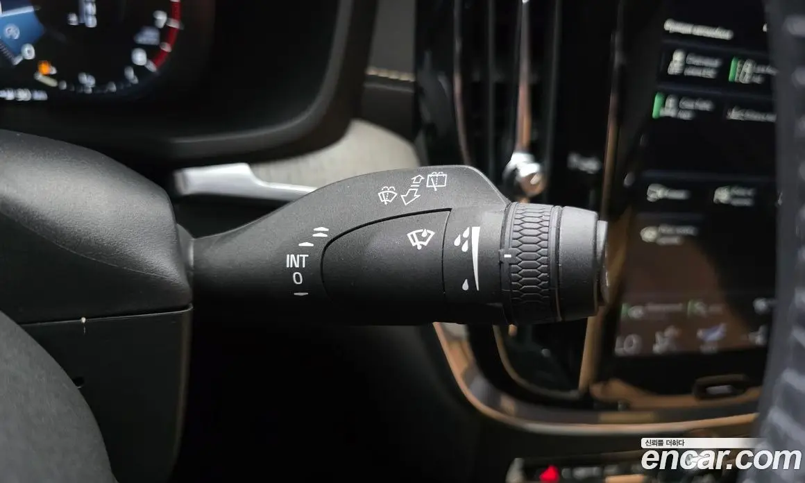 Volvo V60 2019 2.0 автомат (гидро), фото 23 Volvo V60 2019 2.0 автомат (гидро), фото 23