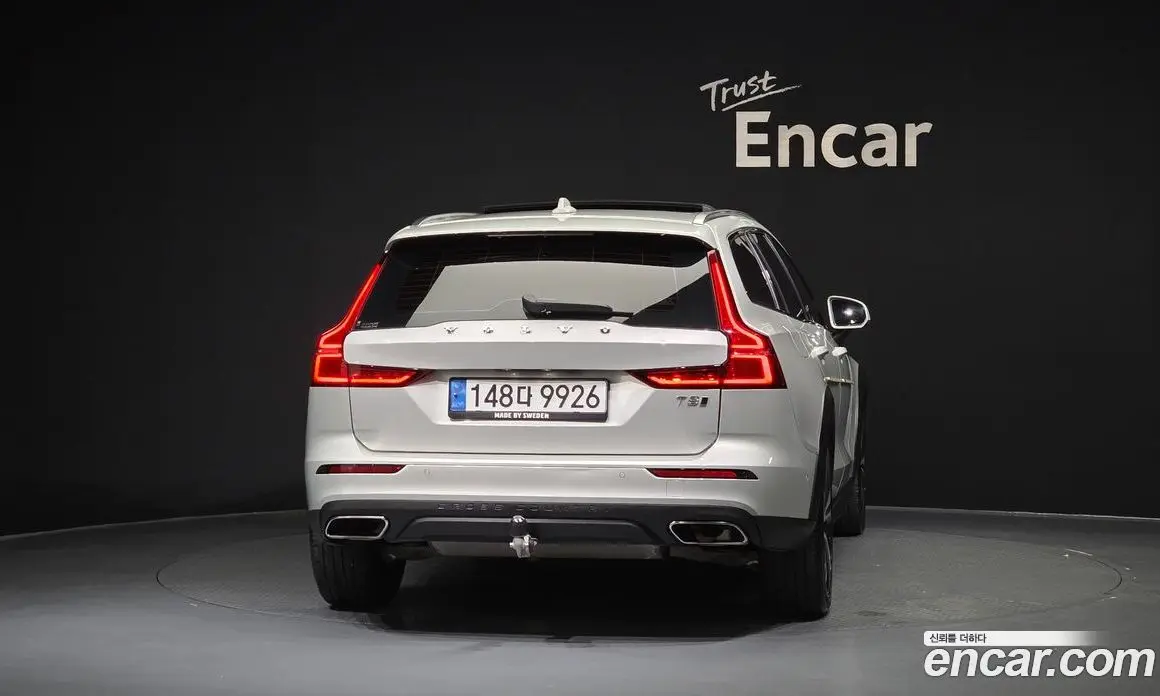 Volvo V60 2019 2.0 автомат (гидро), фото 4 Volvo V60 2019 2.0 автомат (гидро), фото 4