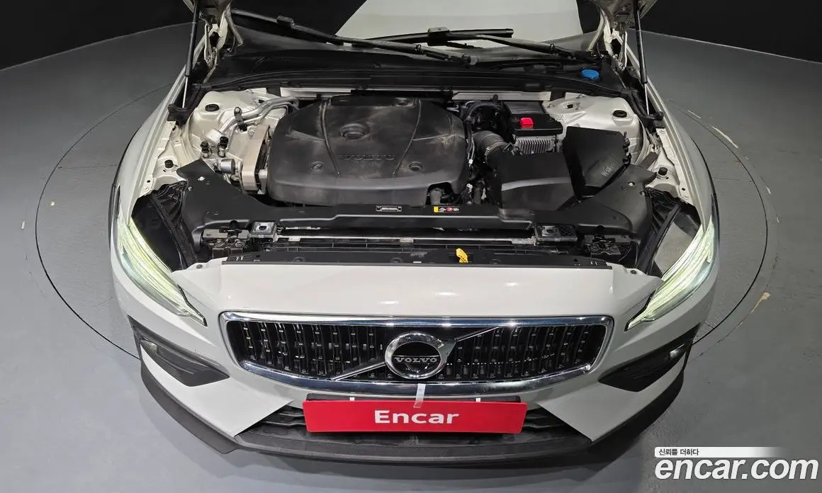 Volvo V60 2019 2.0 автомат (гидро), фото 6 Volvo V60 2019 2.0 автомат (гидро), фото 6