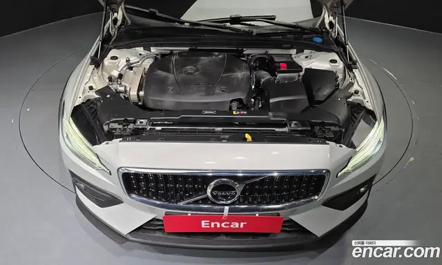 Volvo V60 2019 2.0 автомат (гидро), миниатюра 6 Volvo V60 2019 2.0 автомат (гидро), миниатюра 6