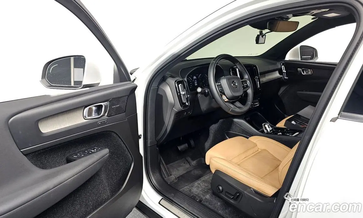 Volvo XC40 2020 2.0 автомат (гидро), фото 13 Volvo XC40 2020 2.0 автомат (гидро), фото 13