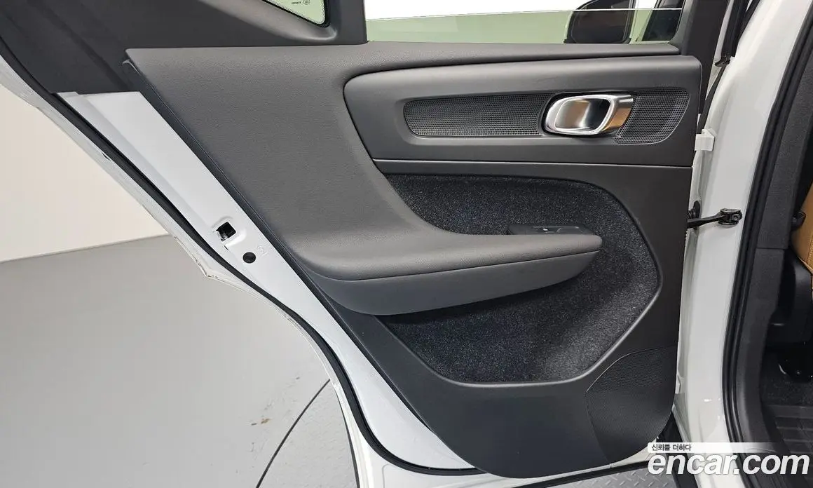 Volvo XC40 2020 2.0 автомат (гидро), фото 15 Volvo XC40 2020 2.0 автомат (гидро), фото 15