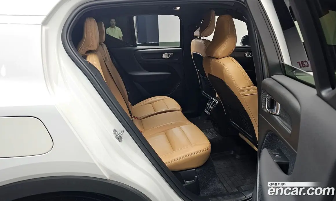 Volvo XC40 2020 2.0 автомат (гидро), фото 17 Volvo XC40 2020 2.0 автомат (гидро), фото 17