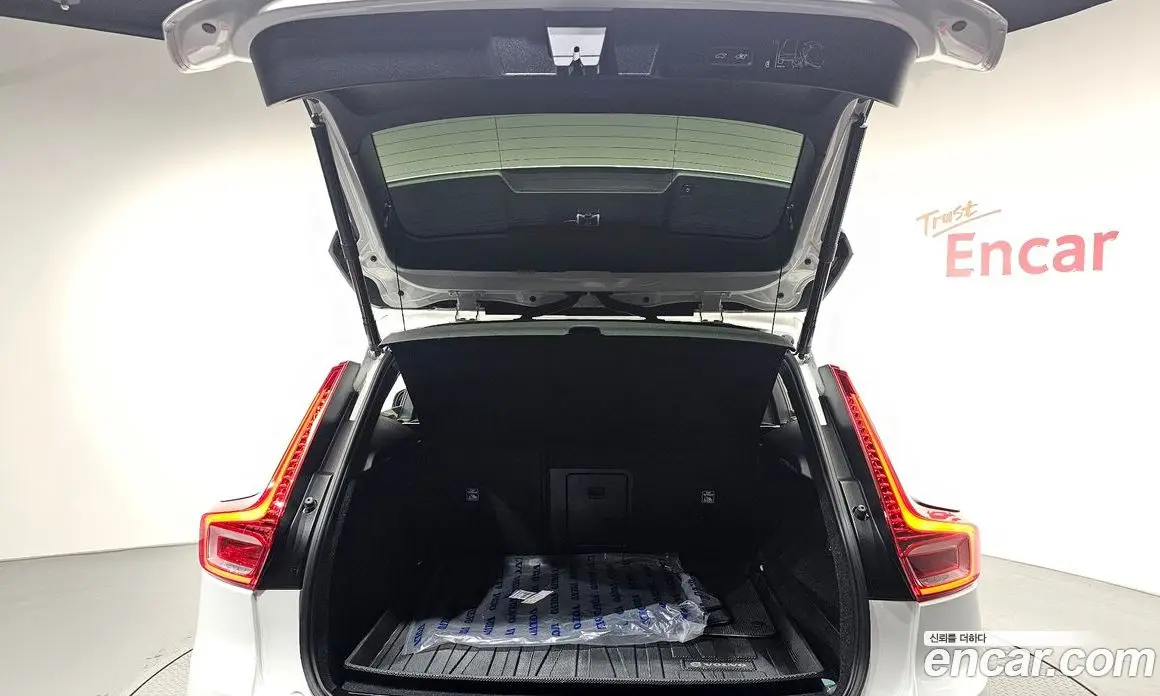 Volvo XC40 2020 2.0 автомат (гидро), фото 23 Volvo XC40 2020 2.0 автомат (гидро), фото 23