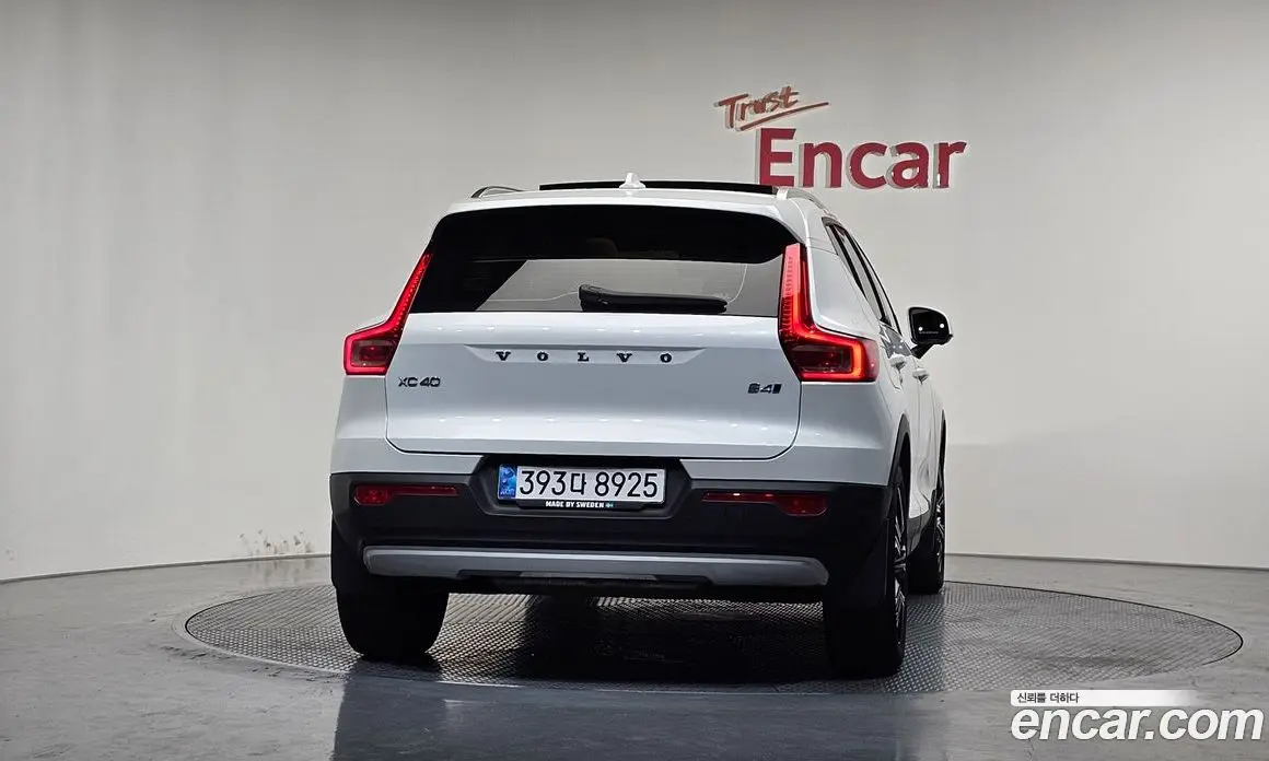 Volvo XC40 2020 2.0 автомат (гидро), фото 4 Volvo XC40 2020 2.0 автомат (гидро), фото 4