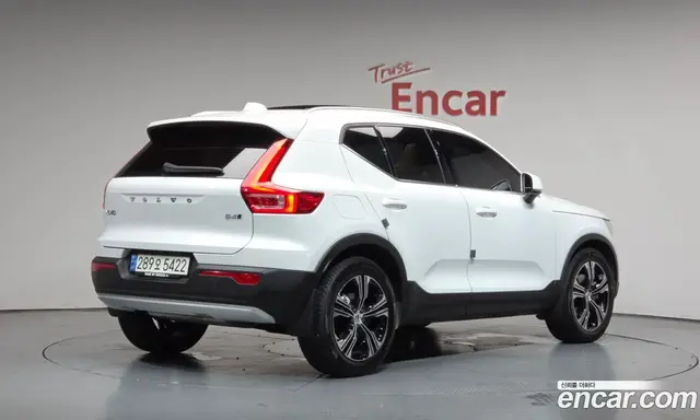 Volvo XC40 2021 2.0 автомат (гидро), миниатюра 1 Volvo XC40 2021 2.0 автомат (гидро), миниатюра 1