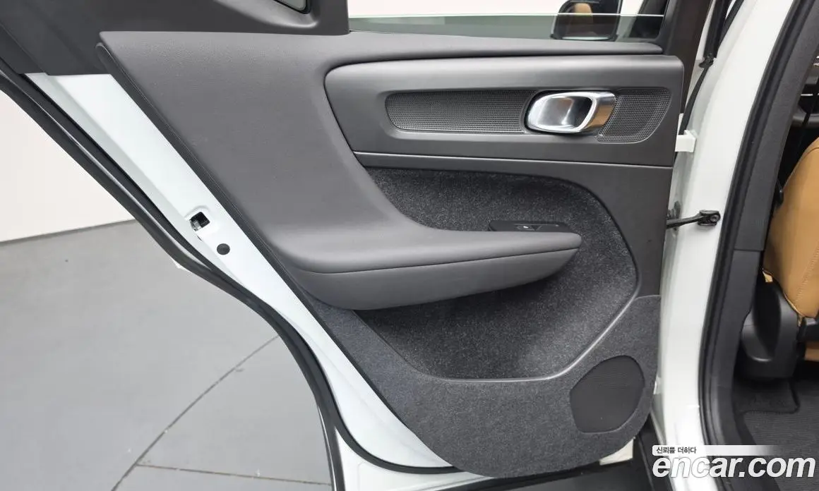 Volvo XC40 2021 2.0 автомат (гидро), фото 14 Volvo XC40 2021 2.0 автомат (гидро), фото 14
