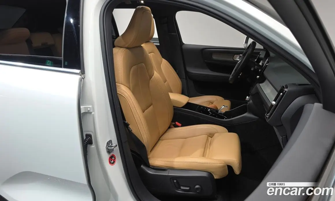 Volvo XC40 2021 2.0 автомат (гидро), фото 15 Volvo XC40 2021 2.0 автомат (гидро), фото 15