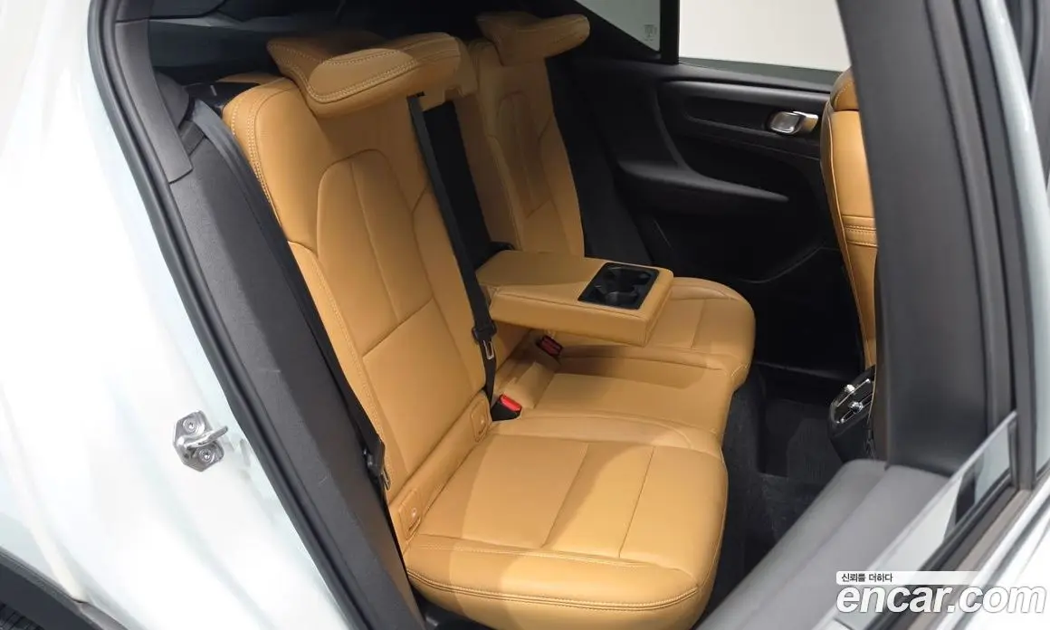 Volvo XC40 2021 2.0 автомат (гидро), фото 16 Volvo XC40 2021 2.0 автомат (гидро), фото 16