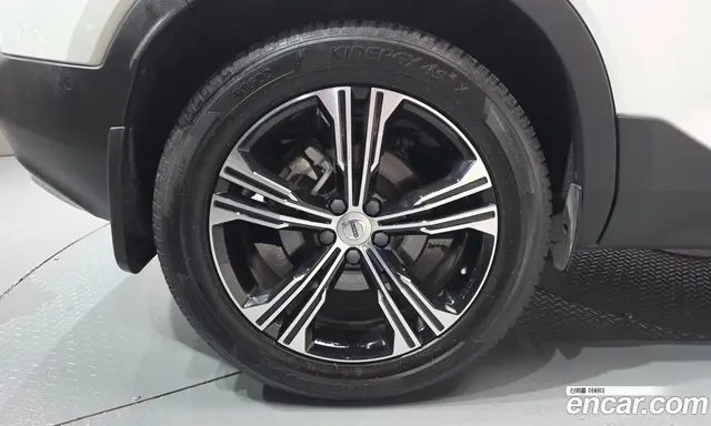Volvo XC40 2021 2.0 автомат (гидро), миниатюра 4 Volvo XC40 2021 2.0 автомат (гидро), миниатюра 4