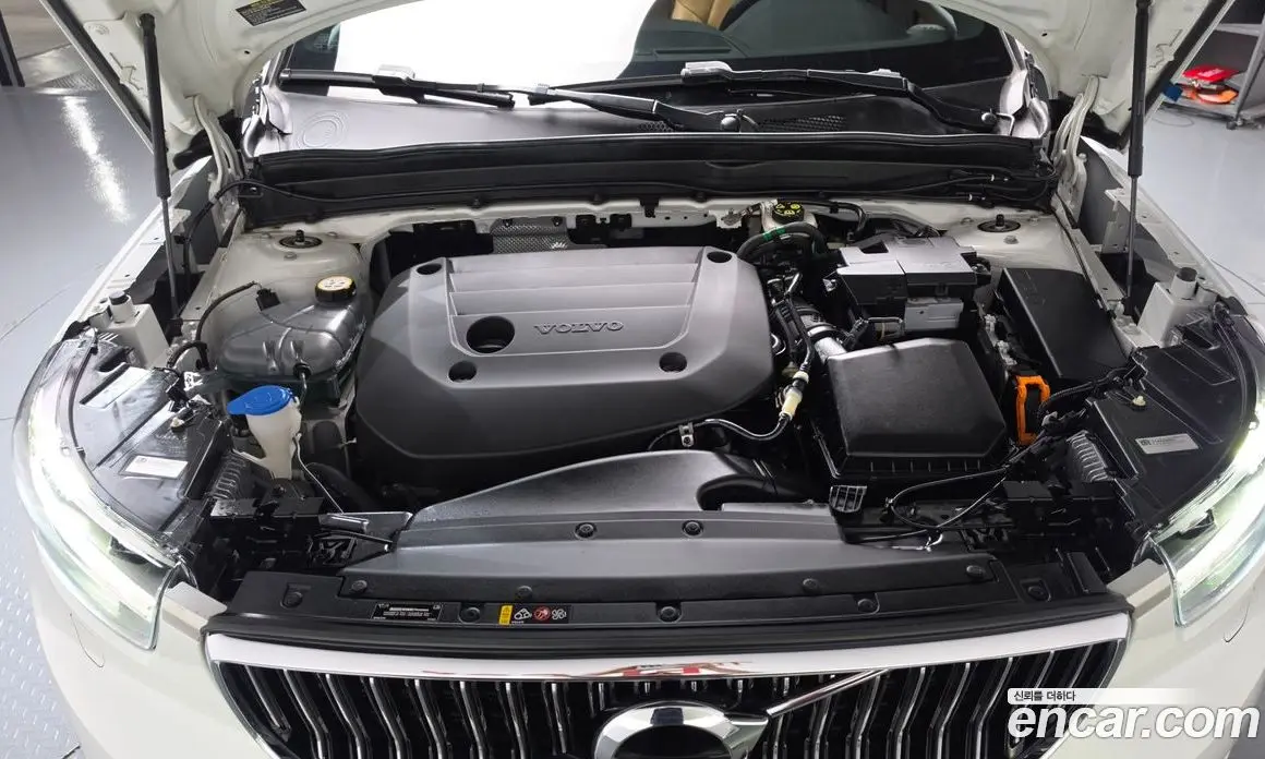 Volvo XC40 2021 2.0 автомат (гидро), фото 5 Volvo XC40 2021 2.0 автомат (гидро), фото 5