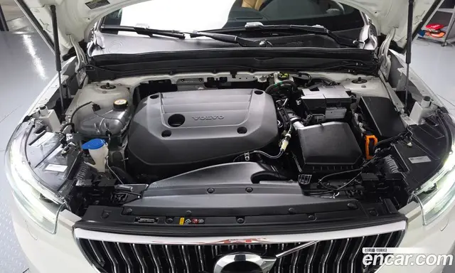 Volvo XC40 2021 2.0 автомат (гидро), миниатюра 5 Volvo XC40 2021 2.0 автомат (гидро), миниатюра 5