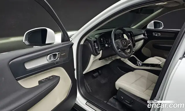 Volvo XC40 2024 2.0 автомат (гидро), миниатюра 11 Volvo XC40 2024 2.0 автомат (гидро), миниатюра 11