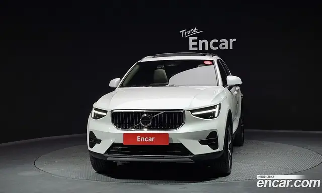 Volvo XC40 2024 2.0 автомат (гидро), миниатюра 3 Volvo XC40 2024 2.0 автомат (гидро), миниатюра 3