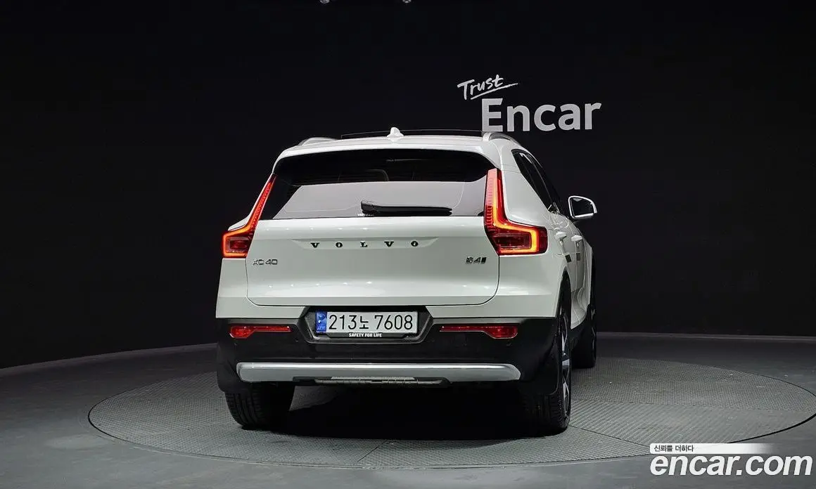 Volvo XC40 2024 2.0 автомат (гидро), фото 4 Volvo XC40 2024 2.0 автомат (гидро), фото 4
