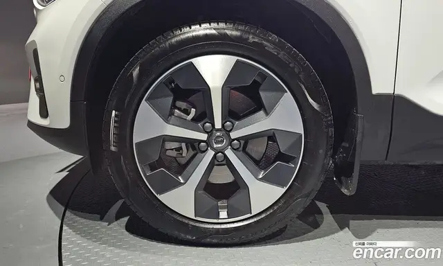 Volvo XC40 2024 2.0 автомат (гидро), миниатюра 5 Volvo XC40 2024 2.0 автомат (гидро), миниатюра 5