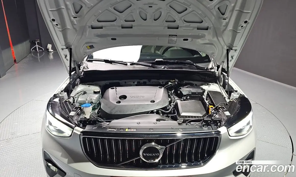 Volvo XC40 2024 2.0 автомат (гидро), фото 6 Volvo XC40 2024 2.0 автомат (гидро), фото 6