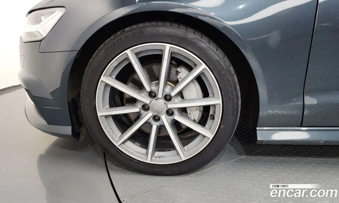 Audi A6 2015 3.0 автомат (гидро), фото 5