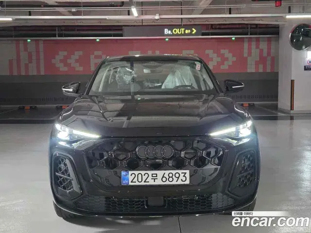 Audi Q5 2025 2.0 автомат (гидро), миниатюра 1 Audi Q5 2025 2.0 автомат (гидро), миниатюра 1