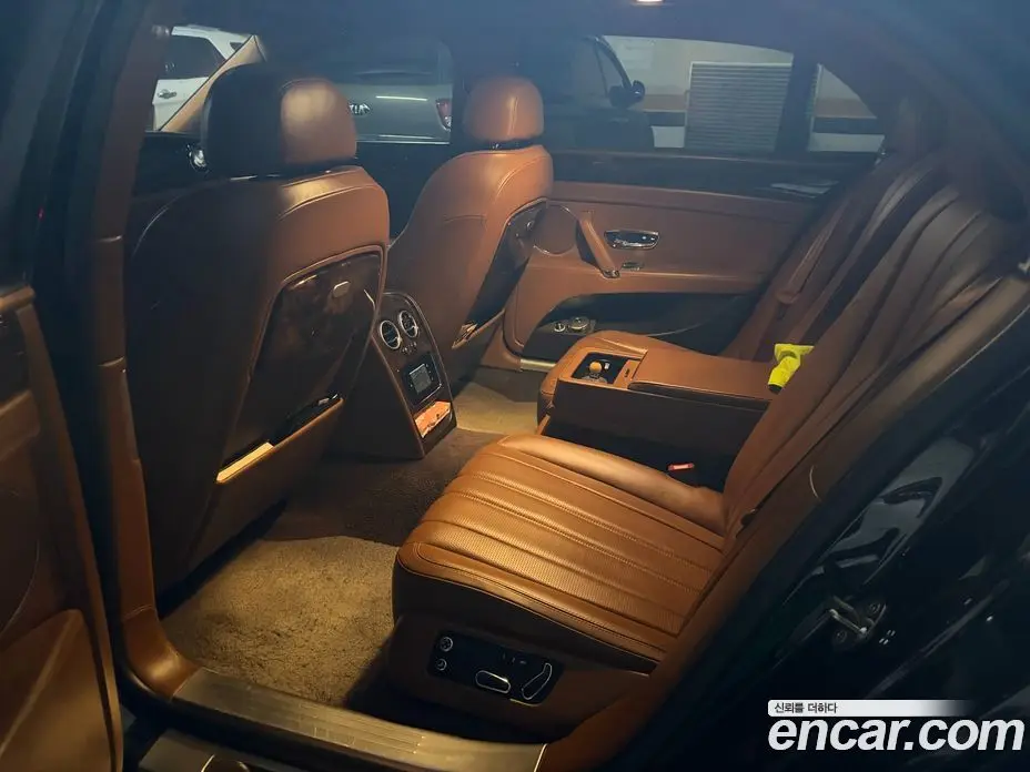 Bentley Flying Spur 2013 6.0 автомат (гидро), фото 13 Bentley Flying Spur 2013 6.0 автомат (гидро), фото 13
