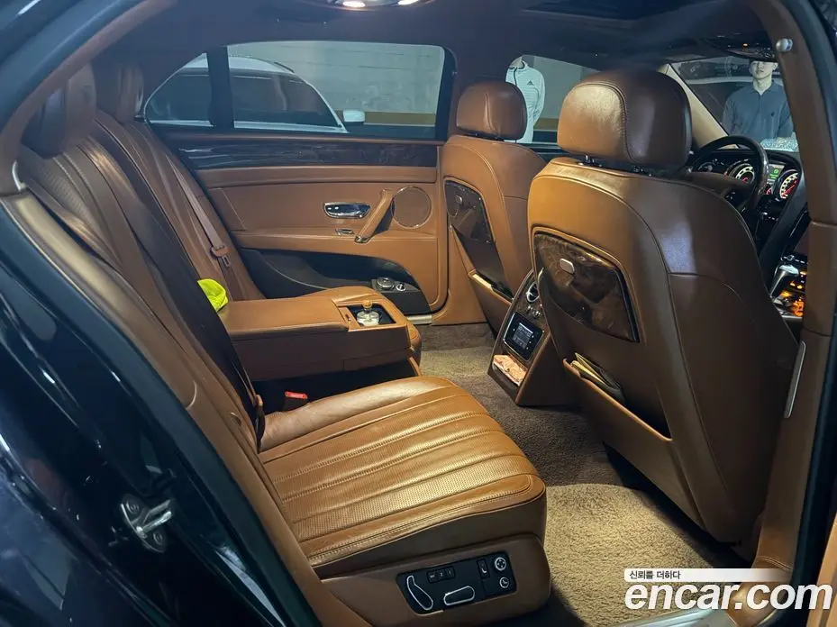Bentley Flying Spur 2013 6.0 автомат (гидро), фото 14 Bentley Flying Spur 2013 6.0 автомат (гидро), фото 14