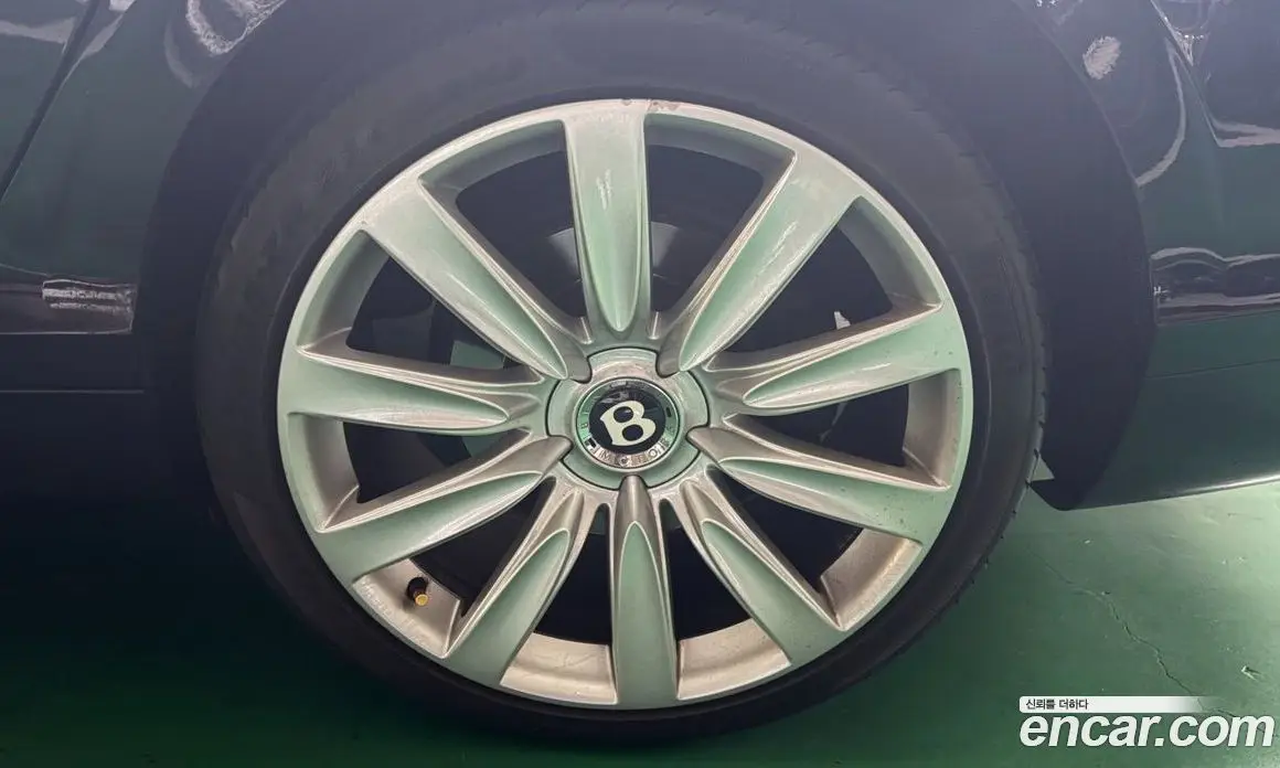 Bentley Flying Spur 2013 6.0 автомат (гидро), фото 19 Bentley Flying Spur 2013 6.0 автомат (гидро), фото 19