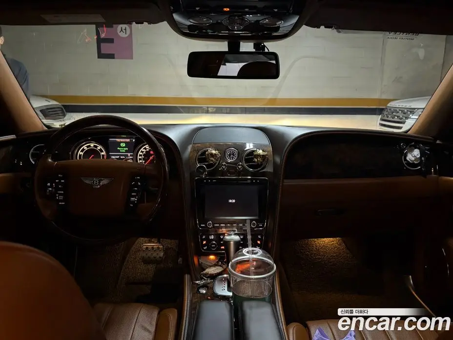 Bentley Flying Spur 2013 6.0 автомат (гидро), фото 10 Bentley Flying Spur 2013 6.0 автомат (гидро), фото 10