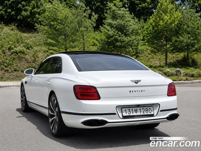 Bentley Flying Spur 2022 4.0 автомат (гидро), миниатюра 2 Bentley Flying Spur 2022 4.0 автомат (гидро), миниатюра 2