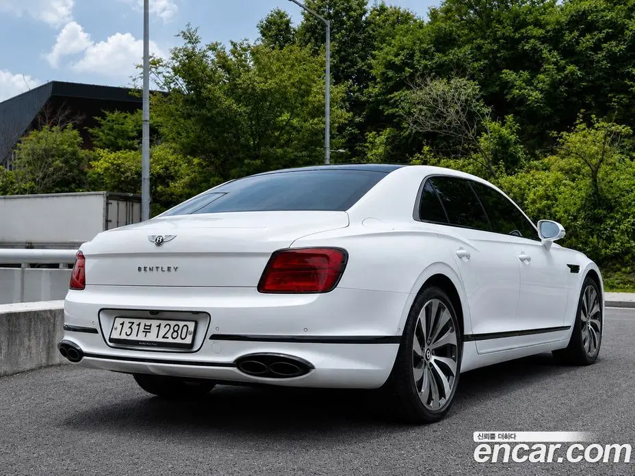 Bentley Flying Spur 2022 4.0 автомат (гидро), фото 13 Bentley Flying Spur 2022 4.0 автомат (гидро), фото 13