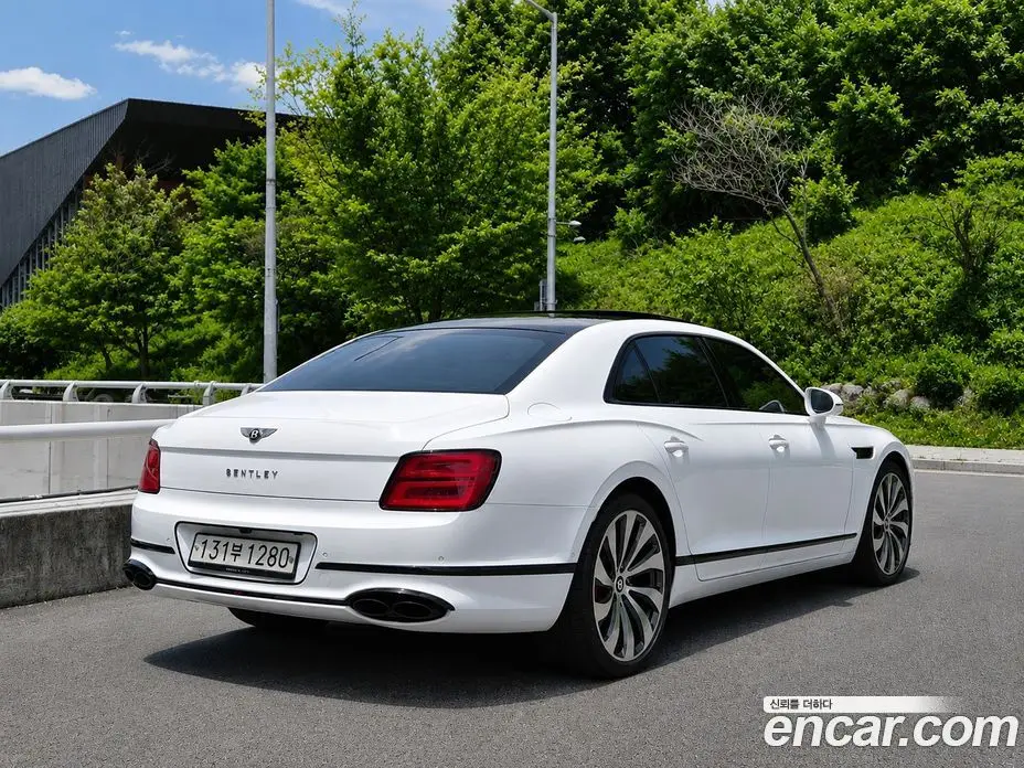 Bentley Flying Spur 2022 4.0 автомат (гидро), фото 3 Bentley Flying Spur 2022 4.0 автомат (гидро), фото 3