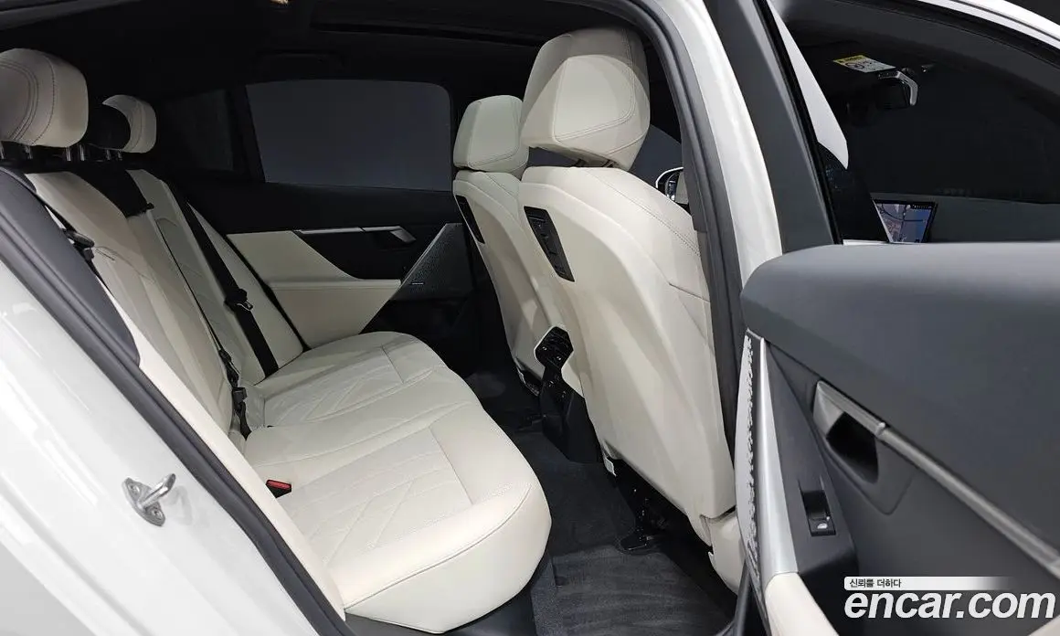 BMW 5 серия 2024 2.0 автомат (гидро), фото 12 BMW 5 серия 2024 2.0 автомат (гидро), фото 12