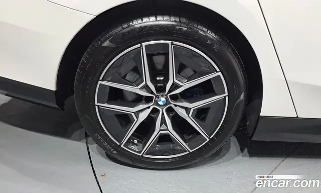 BMW 5 серия 2025 2.0 автомат (гидро), миниатюра 4 BMW 5 серия 2025 2.0 автомат (гидро), миниатюра 4