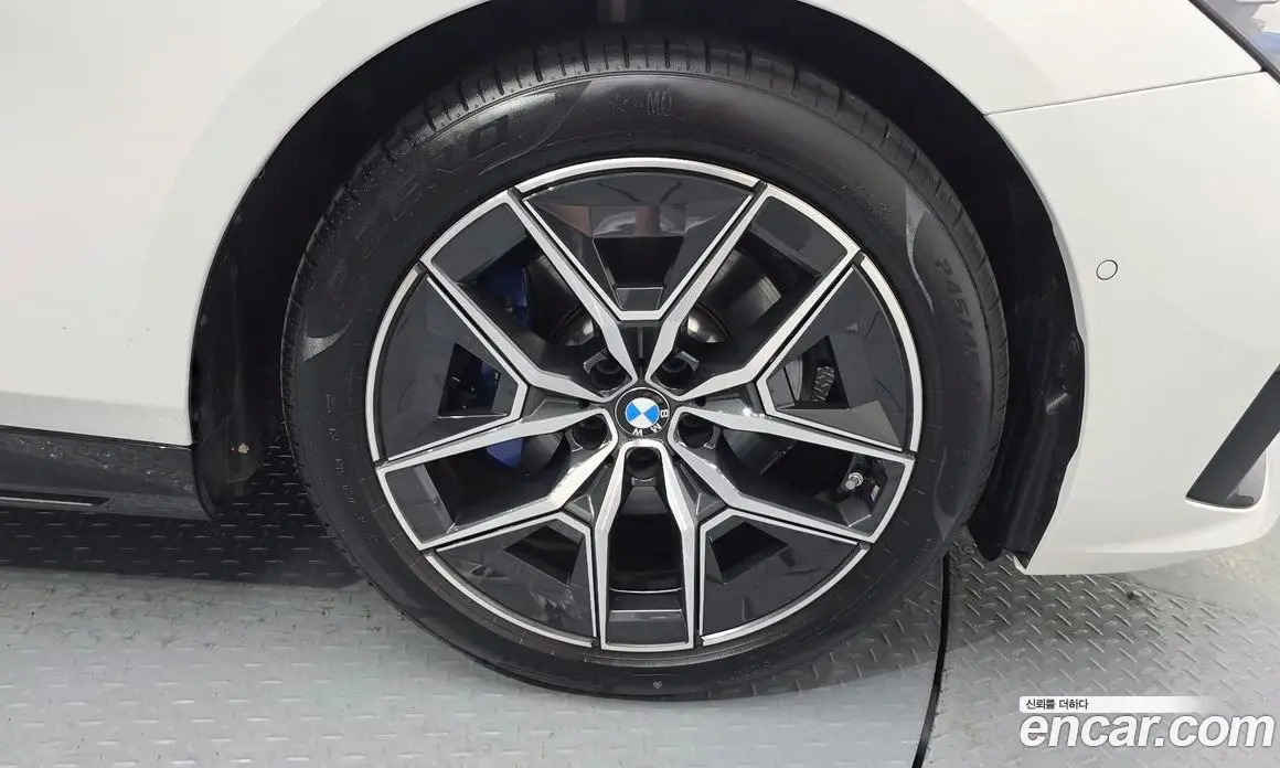 BMW 5 серия 2025 2.0 автомат (гидро), фото 6 BMW 5 серия 2025 2.0 автомат (гидро), фото 6