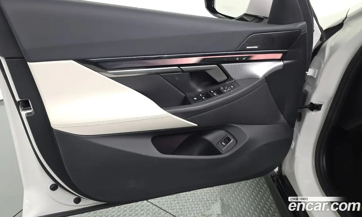 BMW 5 серия 2025 2.0 автомат (гидро), фото 14 BMW 5 серия 2025 2.0 автомат (гидро), фото 14