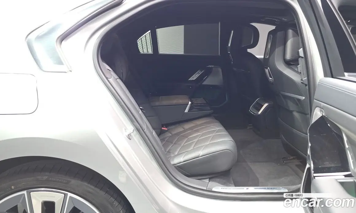 BMW 7 серия 2024 3.0 автомат (гидро), фото 17 BMW 7 серия 2024 3.0 автомат (гидро), фото 17