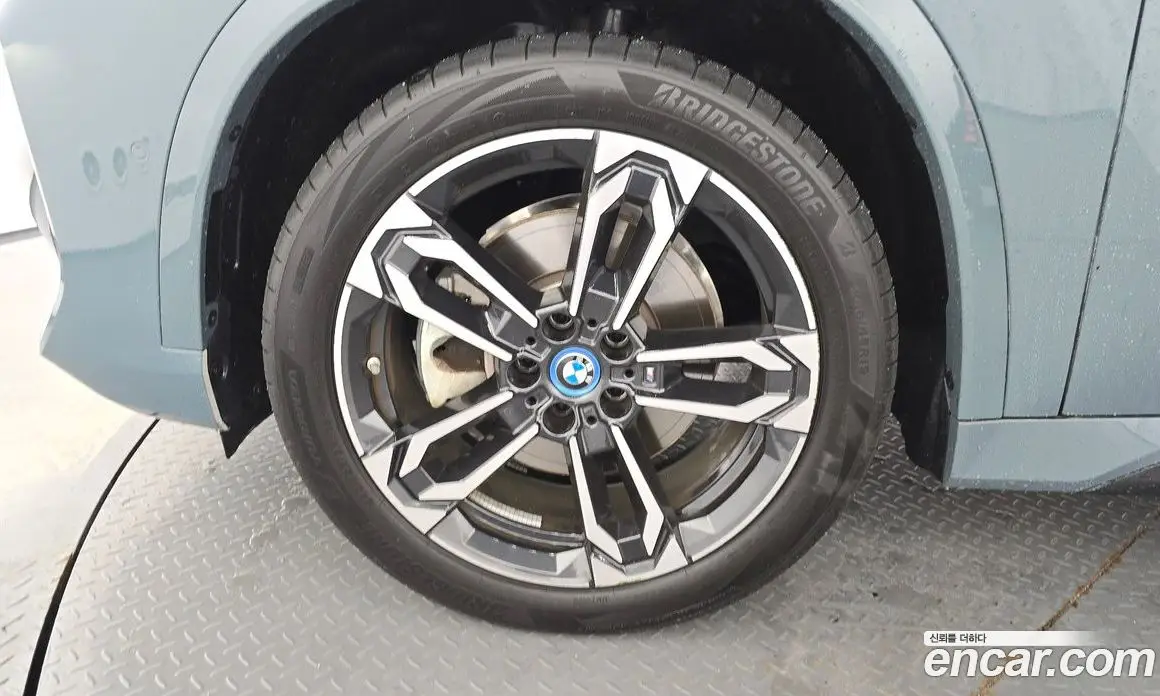 BMW iX1 2024 0.2 автомат (гидро), фото 5 BMW iX1 2024 0.2 автомат (гидро), фото 5