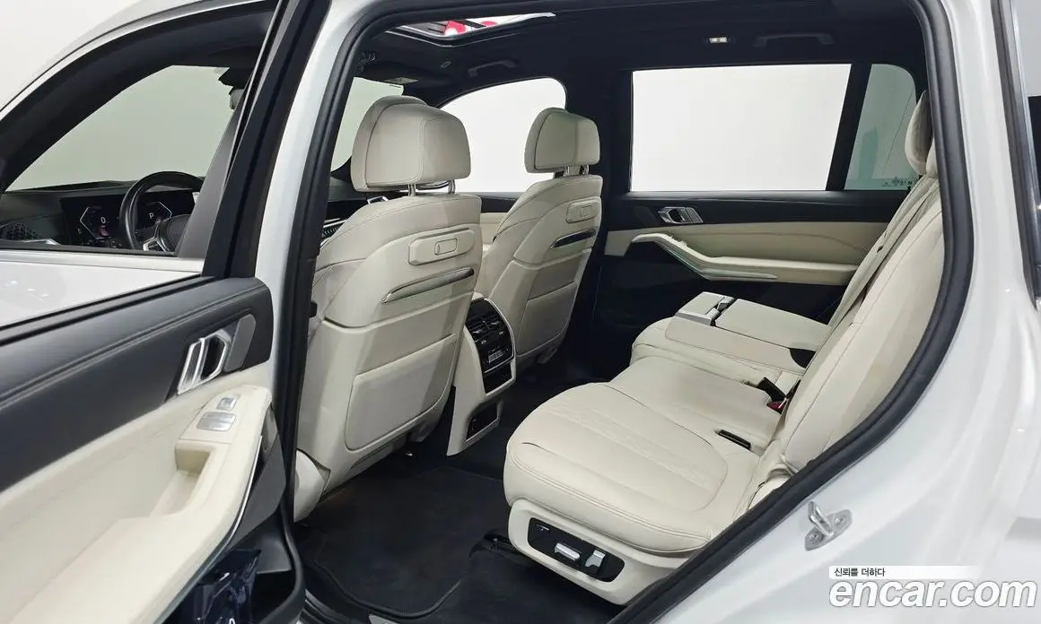 BMW X7 2023 3.0 автомат (гидро), фото 18