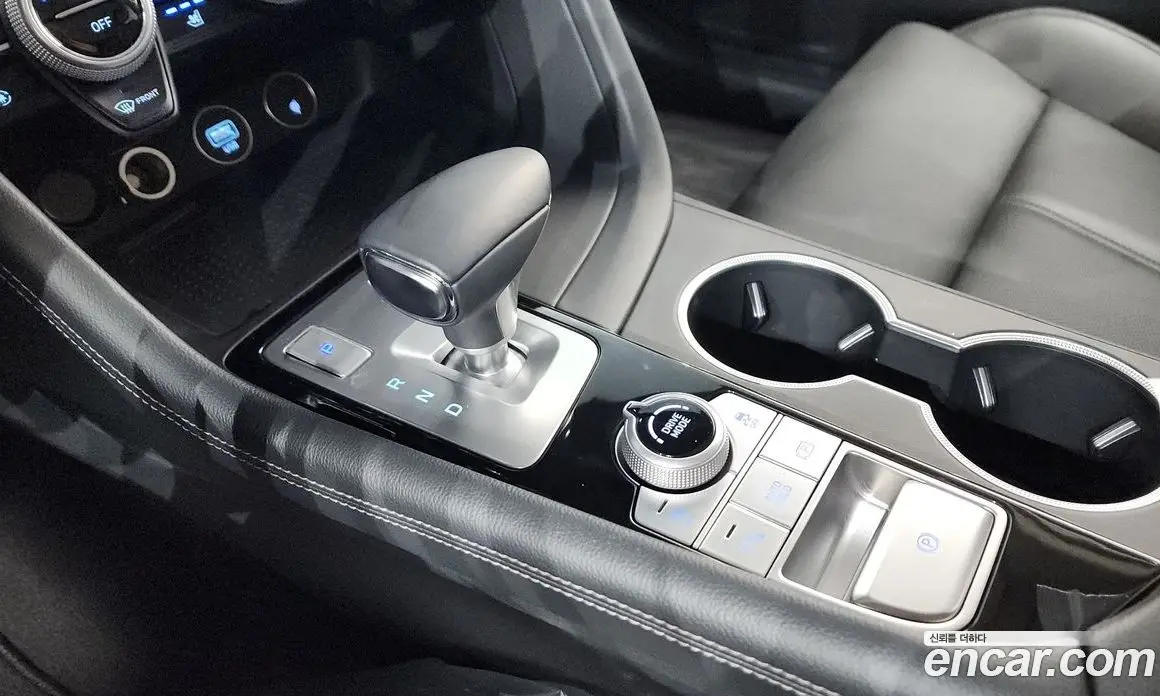 Genesis G70 2023 2.0 автомат (гидро), фото 12