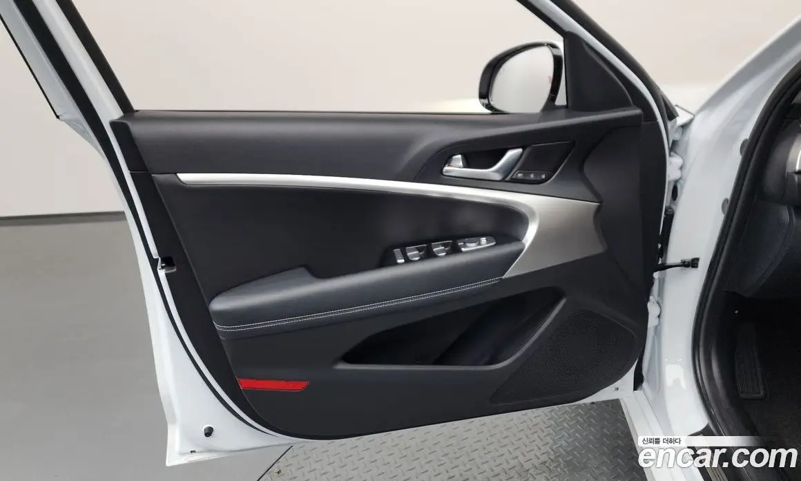 Genesis G70 2023 2.0 автомат (гидро), фото 14