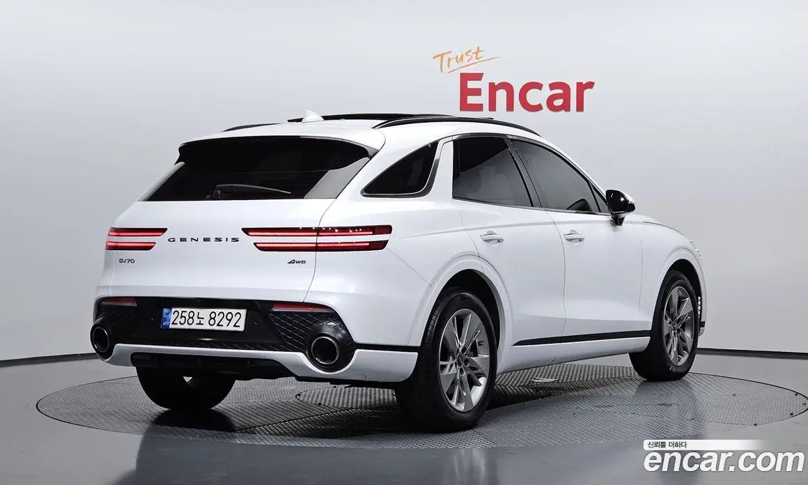 Genesis GV70 2021 2.5 автомат (гидро), фото 2 Genesis GV70 2021 2.5 автомат (гидро), фото 2