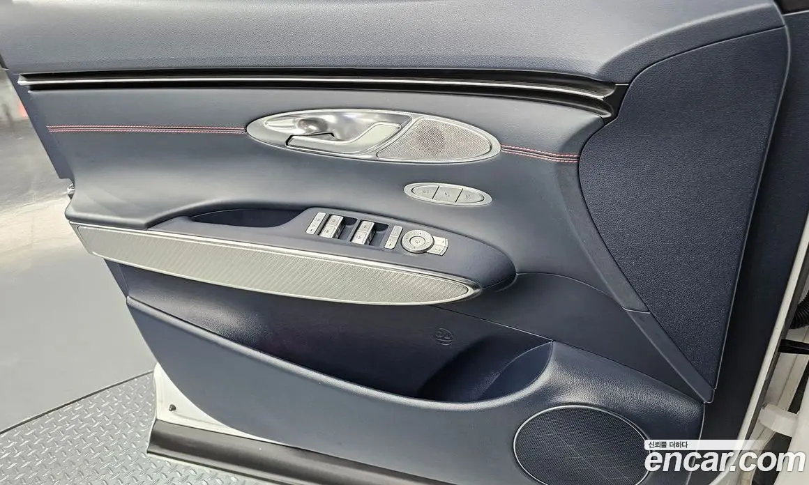 Genesis GV70 2021 2.5 автомат (гидро), фото 14 Genesis GV70 2021 2.5 автомат (гидро), фото 14