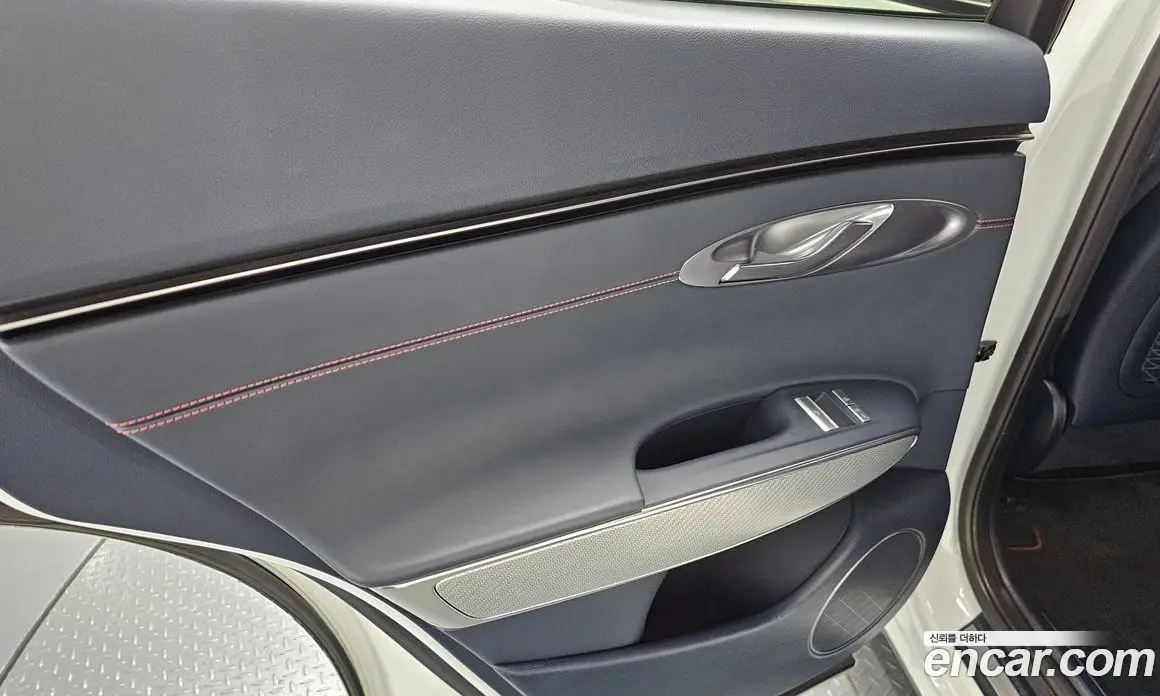 Genesis GV70 2021 2.5 автомат (гидро), фото 15 Genesis GV70 2021 2.5 автомат (гидро), фото 15