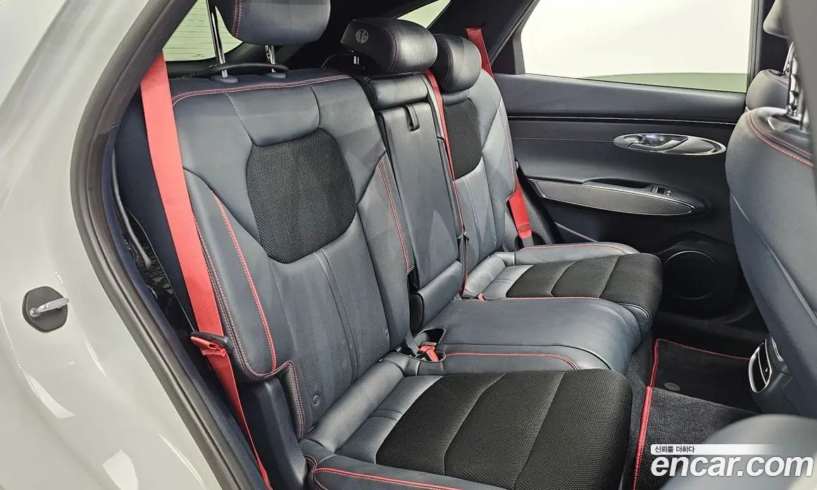 Genesis GV70 2021 2.5 автомат (гидро), фото 17 Genesis GV70 2021 2.5 автомат (гидро), фото 17