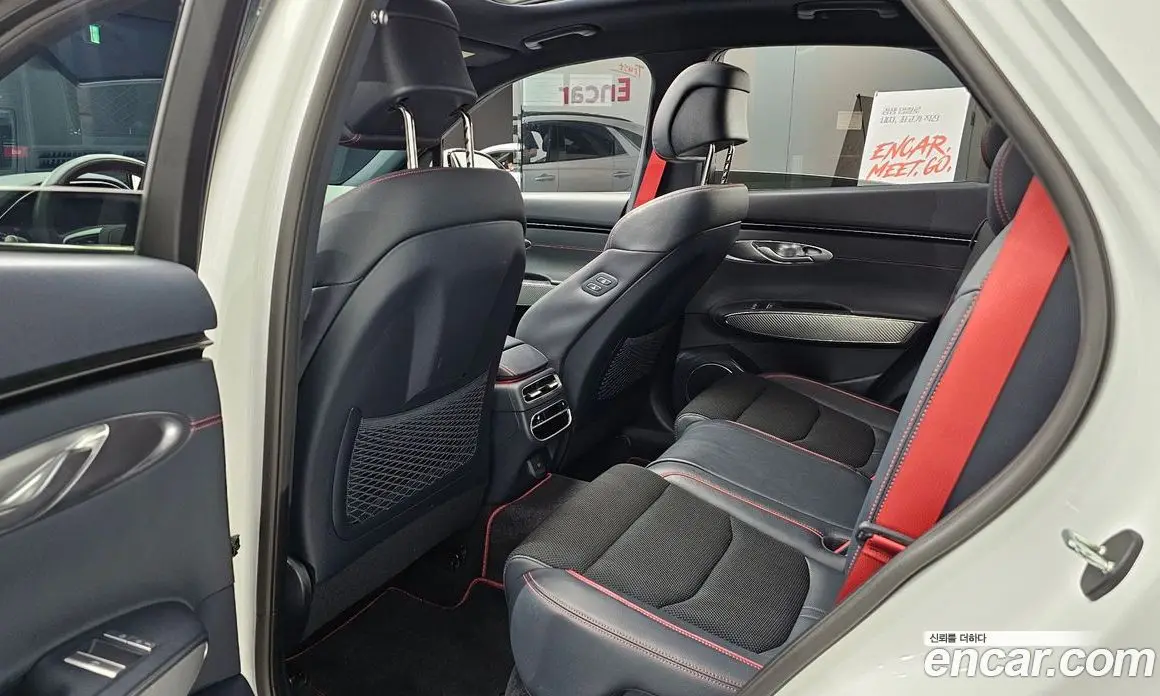 Genesis GV70 2021 2.5 автомат (гидро), фото 18 Genesis GV70 2021 2.5 автомат (гидро), фото 18