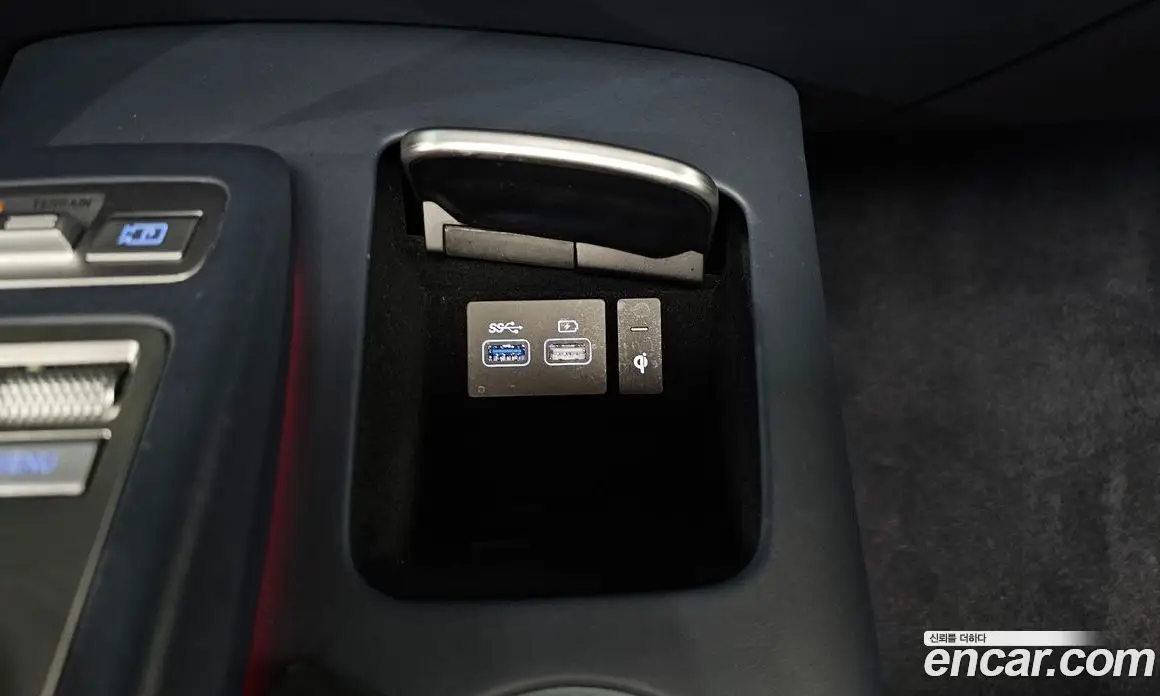 Genesis GV70 2021 2.5 автомат (гидро), фото 25 Genesis GV70 2021 2.5 автомат (гидро), фото 25