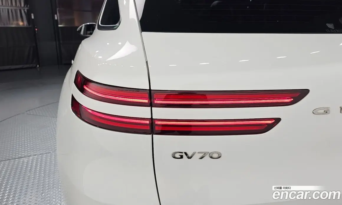 Genesis GV70 2021 2.5 автомат (гидро), фото 9 Genesis GV70 2021 2.5 автомат (гидро), фото 9