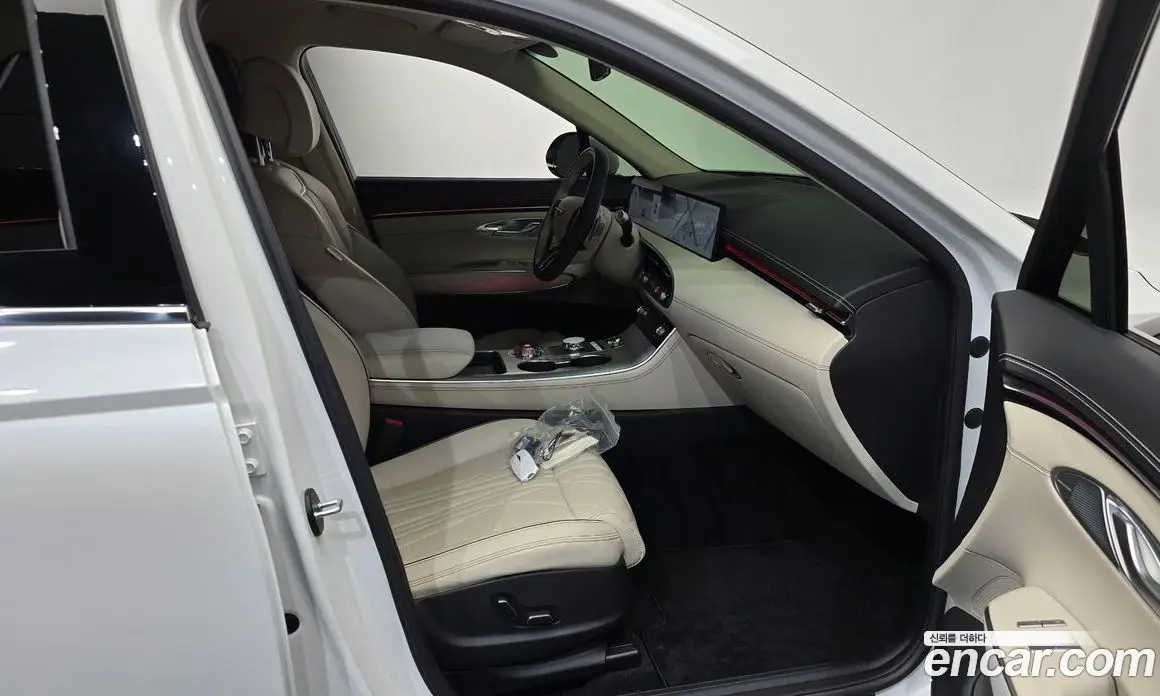 Genesis GV70 2025 2.5 автомат (гидро), фото 16 Genesis GV70 2025 2.5 автомат (гидро), фото 16