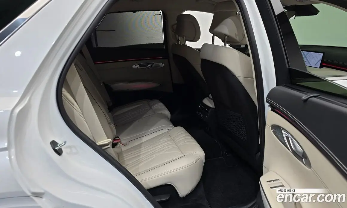 Genesis GV70 2025 2.5 автомат (гидро), фото 17 Genesis GV70 2025 2.5 автомат (гидро), фото 17