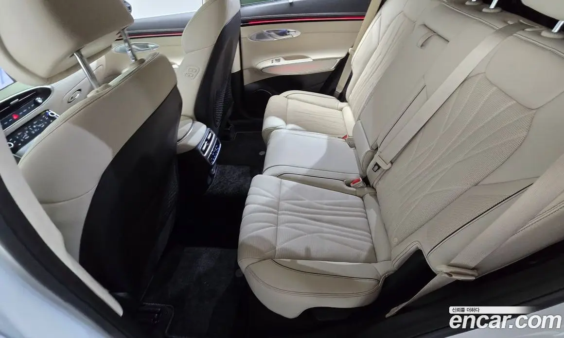 Genesis GV70 2025 2.5 автомат (гидро), фото 26 Genesis GV70 2025 2.5 автомат (гидро), фото 26